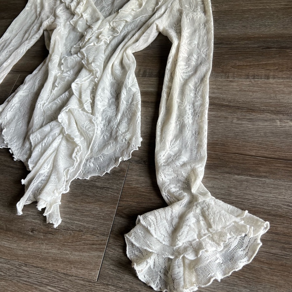 Newport News Cream Lace Ruffle Blouse - Picture 5 of 8
